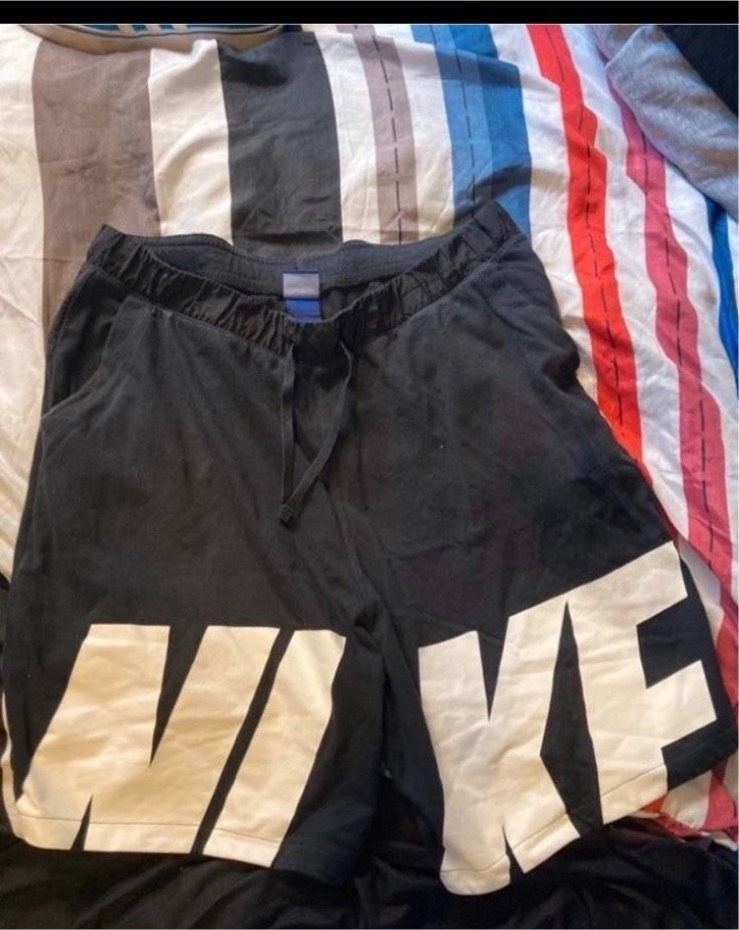 Nike kurze Hose in Emsdetten