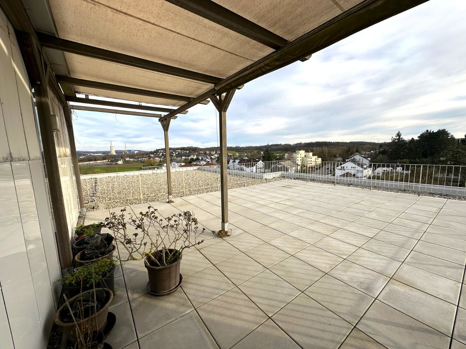 *** neuer Preis *** Große Penthouse-Wohnung mit spektakulärer Dachterrasse in Saarlouis