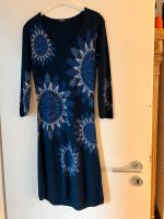 Desigual schickes (Strick) Kleid L mit pass. Tuch Niedersachsen - Wolfsburg Vorschau