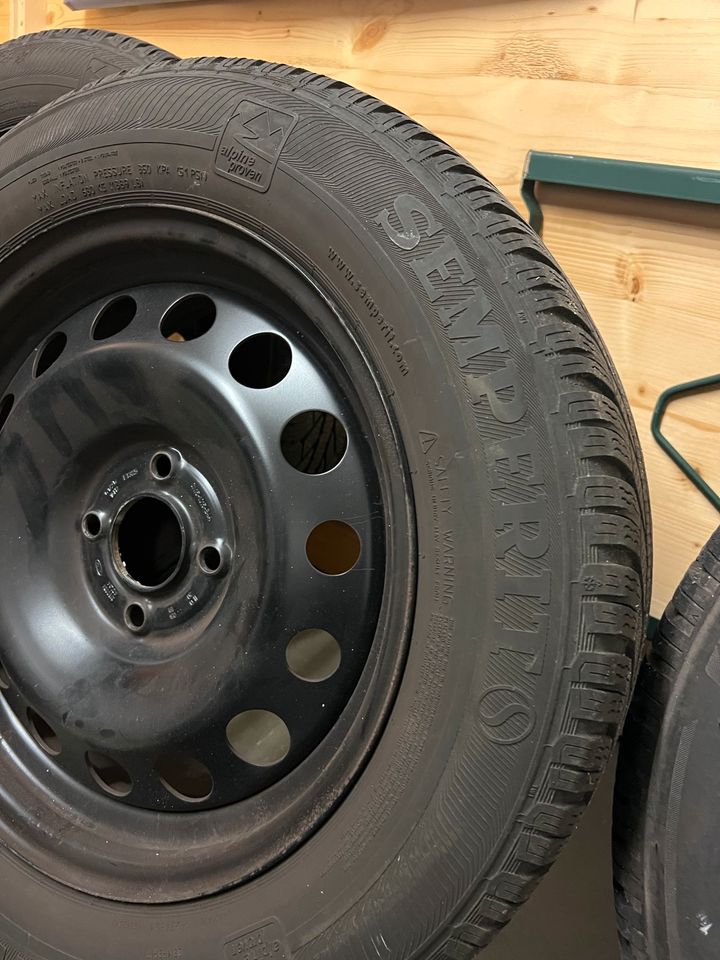 Winterreifen auf Stahlfelge 205/60 R 16 Ford Eco Sport in Seesen