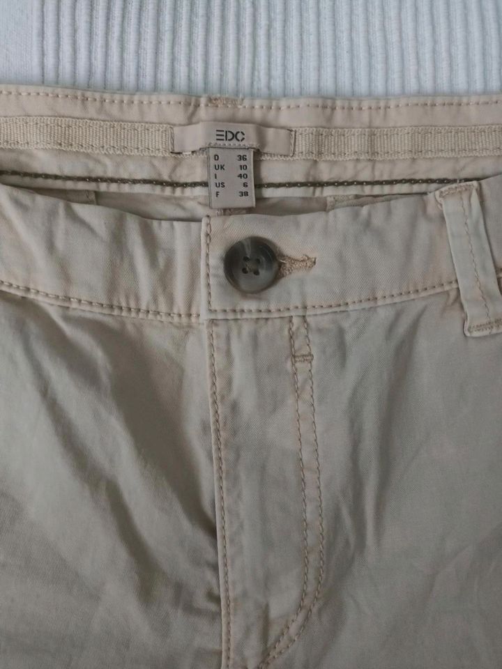 EDC Chinoshorts  98% Baumwolle Short Shorts 36 in Gießen