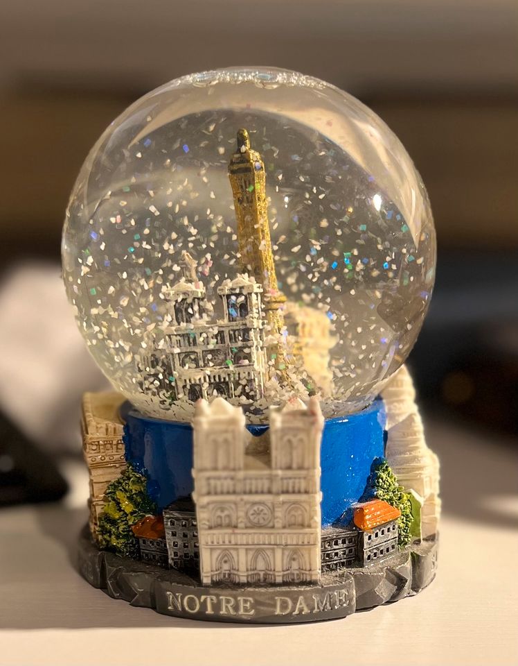 Schneekugel Eiffelturm Paris 3D – glitzernder Schnee in Osnabrück