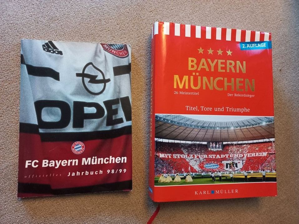 2 Bücher Bayern München, Jahrbuch 98/99 + Titel, Tore, Triumphe in Sterley