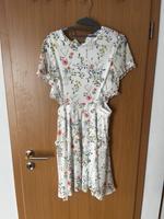 Blumenkleid Hessen - Großkrotzenburg Vorschau