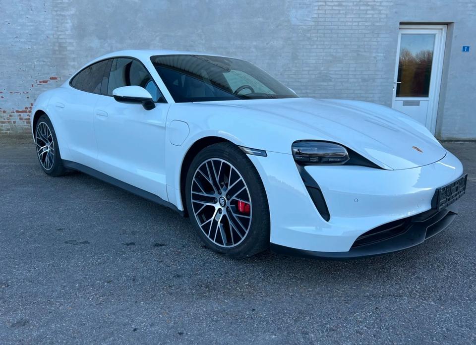 Porsche Taycan 4S - NEUE Batterie - TOP Zustand - Ambientelicht in Flensburg