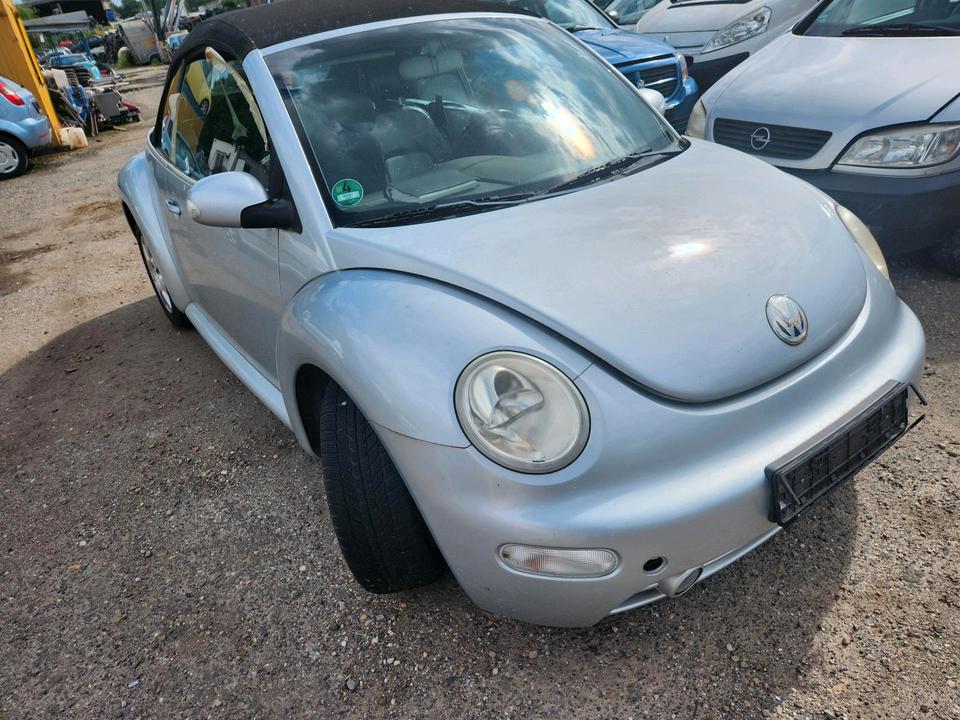 Schlachtfest! VW New Beetle Cabrio 2,0 AZJ EGT 2004 silber LA7W in Eschweiler