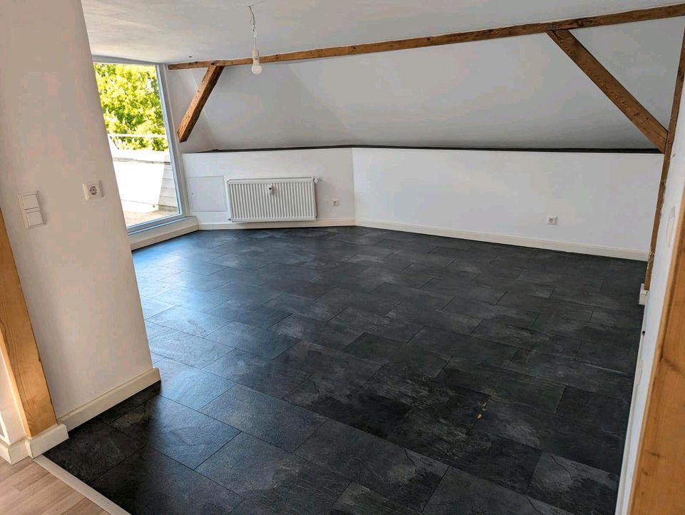Schöne, renovierte Dachgeschoss Wohnung in Zentrumsnähe in Gera