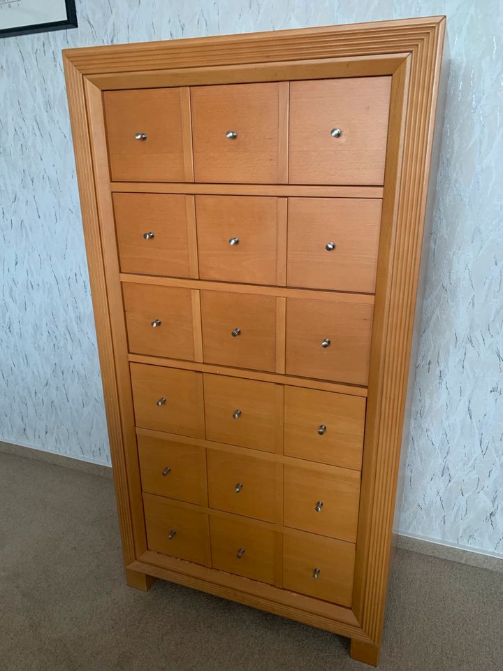 Highboard aus Buchenholz in Oberhausen-Rheinhausen