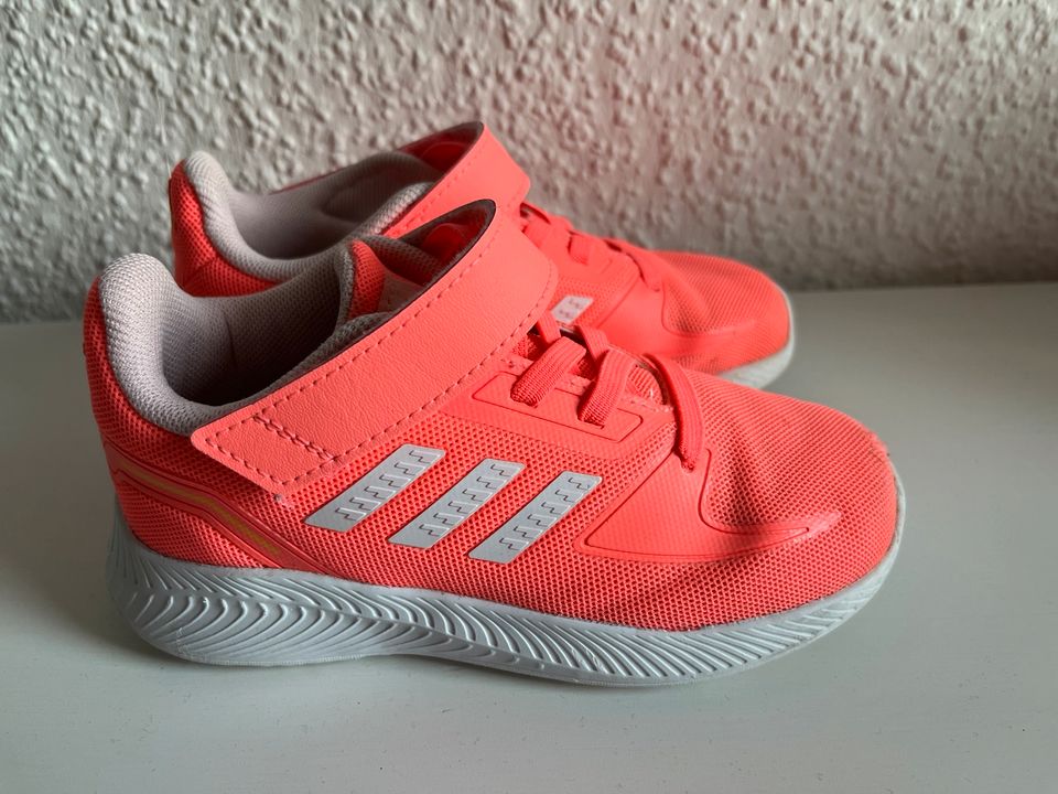 Adidas Kindersportschuhe Größe 28 in Weißenfels