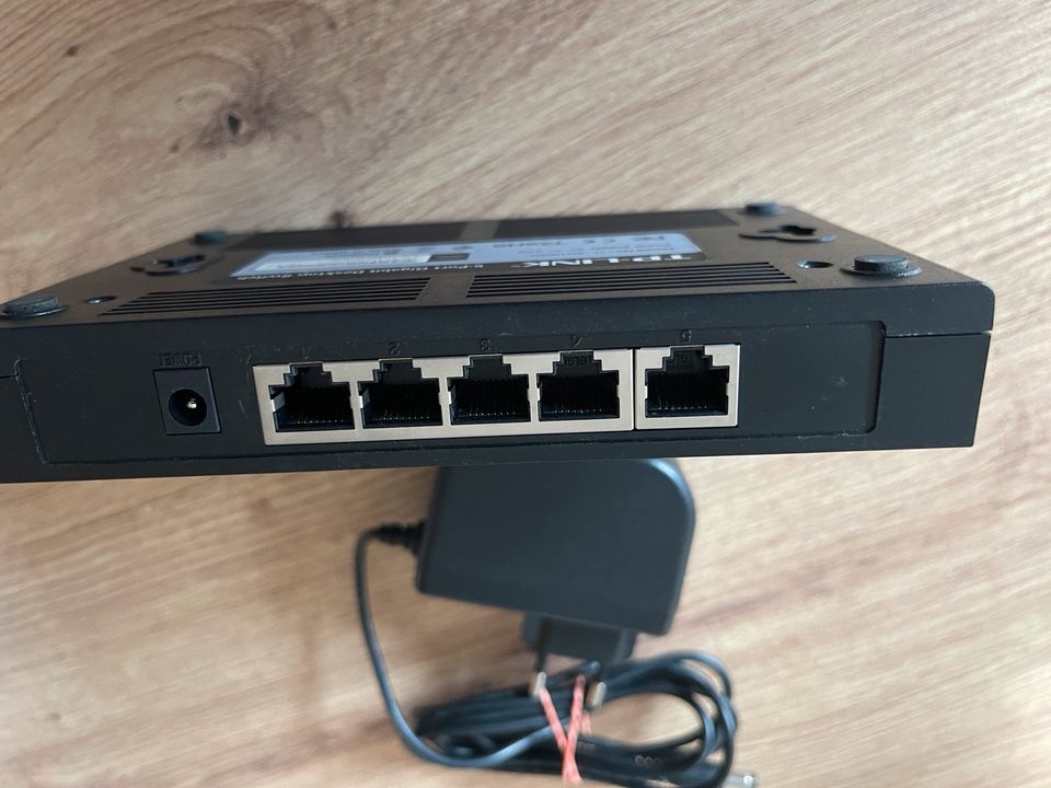 TP-LINK 5 Port in Bornheim