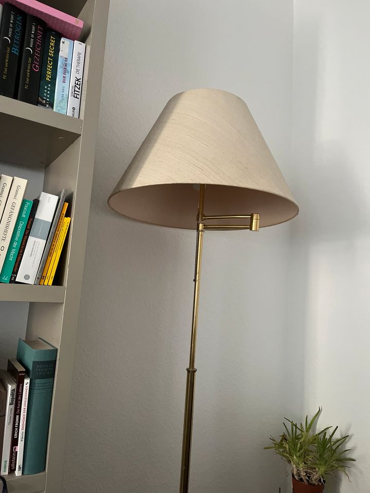 Stehlampe Vintage Gold beige Messing in Frankfurt am Main