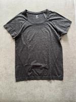 schwarzes H&M Sportshirt Düsseldorf - Garath Vorschau