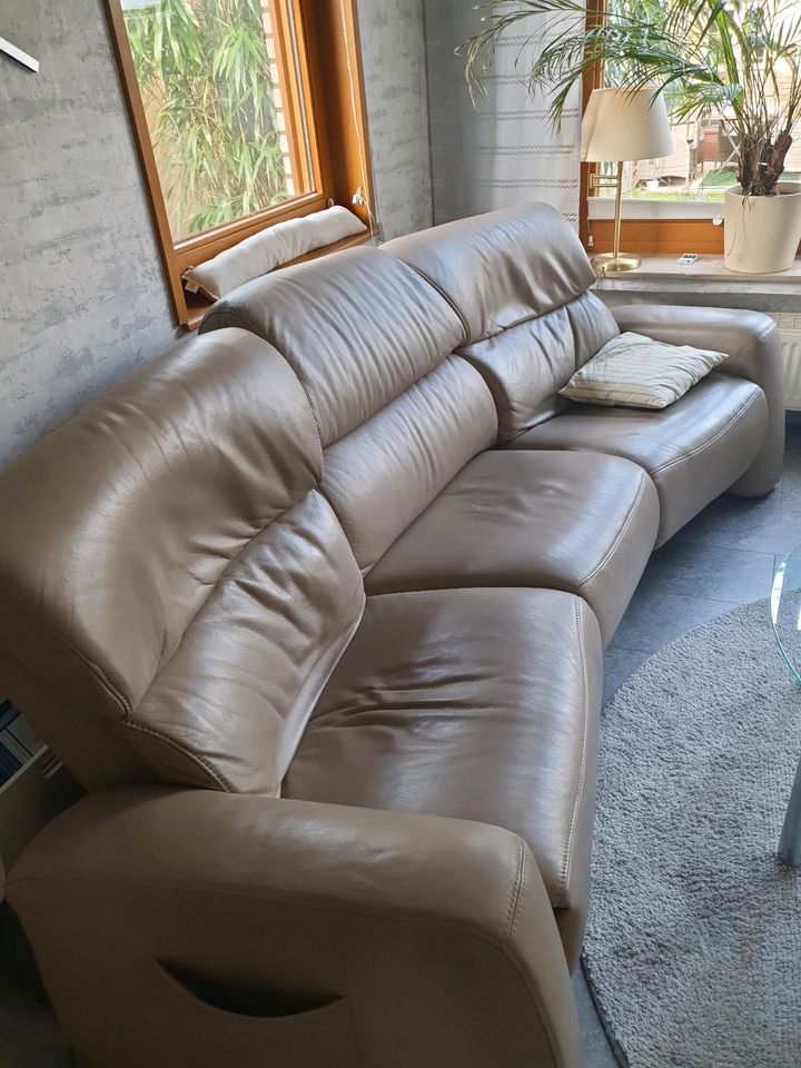 Relaxsofa  elektrisch verstellbar in Leverkusen