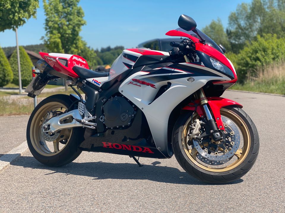 Motorrad Honda Fireblade 1000 RR  SC57 in Wolnzach