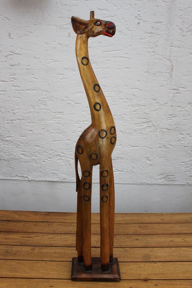 Giraffenfigur aus Holz mit 1m höhe anzubieten in Köln