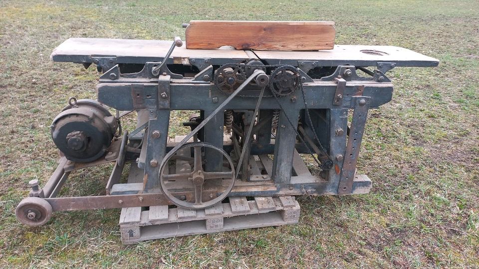 Antike Hobelmaschine Dickte Abrichte Dickenhobel in Kamenz