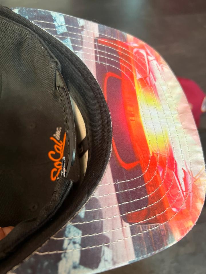 FLGNTLT Snapbacks 4 Stück Caps + limitierte Carbon Genetics Cap in Arberg