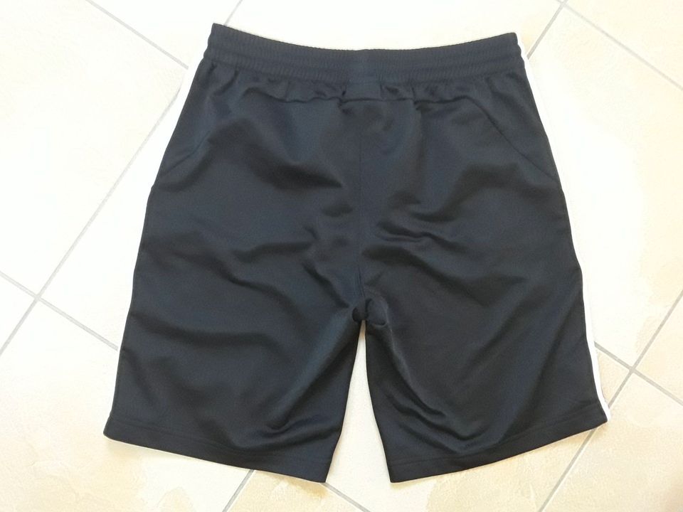 kurze Hose Sportshorts Shorts schwarz adidas Gr. 164 *TOP* in Bürgel