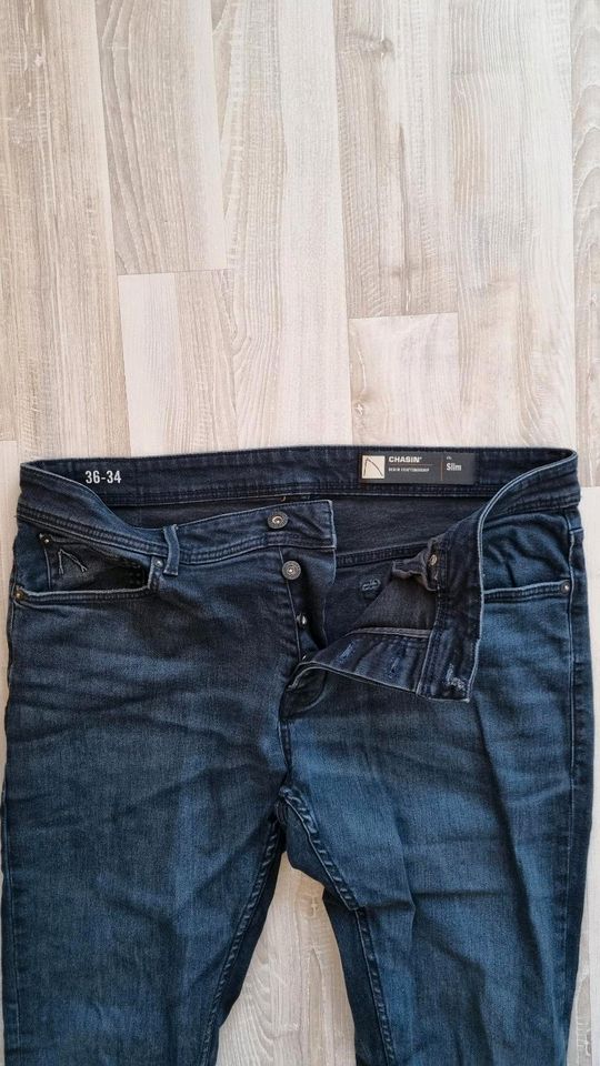 Chasin Jeans 36/34 in Kempten