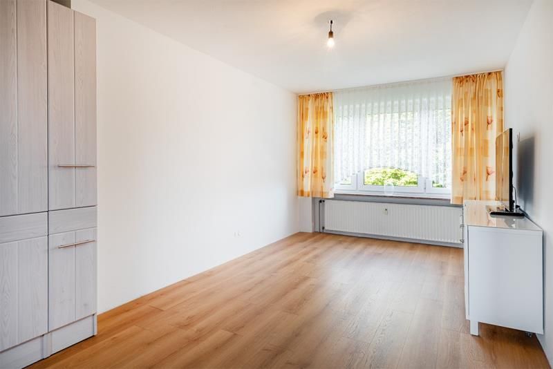 TOP-Preis! Dachgeschoss-Ferienwohnung mit Gartenfläche und in Küstennähe! in Esens