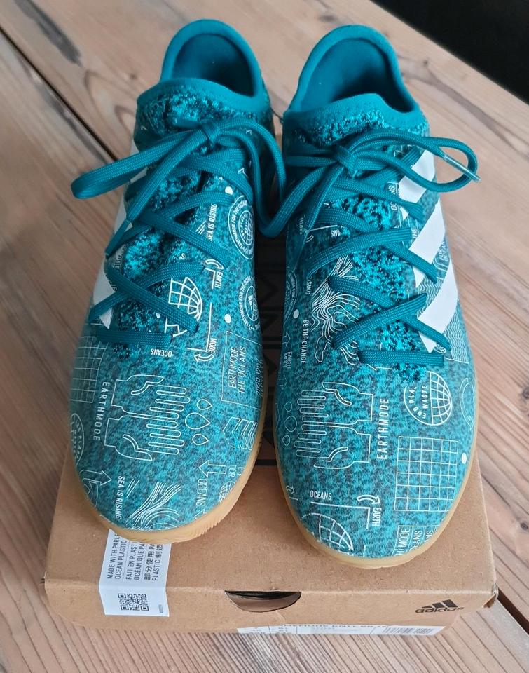 Fußball Hallen Schuhe adidas gamemode knit pb 40, 6 1/2 in Kelheim