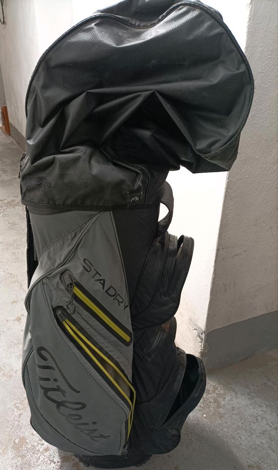 Titleist staydry Golfbag, Cartbag, wasserdicht in Gevelsberg