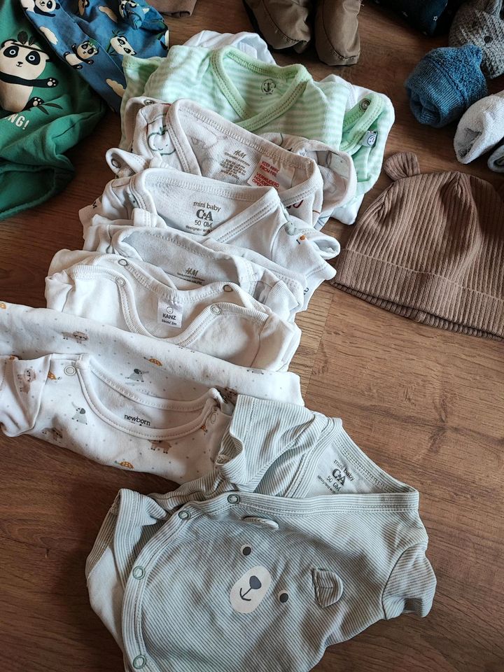 Baby Junge / Unisex Kleiderpacket Größe 50-56 in Riedlhütte