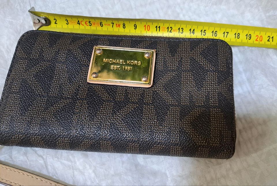 Tolles kleines Michael Kors MK Portmonee Geldbörse braun in Essen -  Essen-Kray | eBay Kleinanzeigen ist jetzt Kleinanzeigen