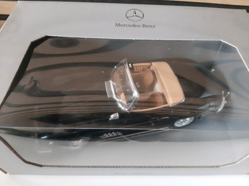 Classic Collection Mercedes Benz 300SL Roadster 1:18 OVP in Nürnberg (Mittelfr)