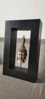 Asiatischer Kopf aus Metall in Holzrahmen: 24 x 38 cm Berlin - Charlottenburg Vorschau
