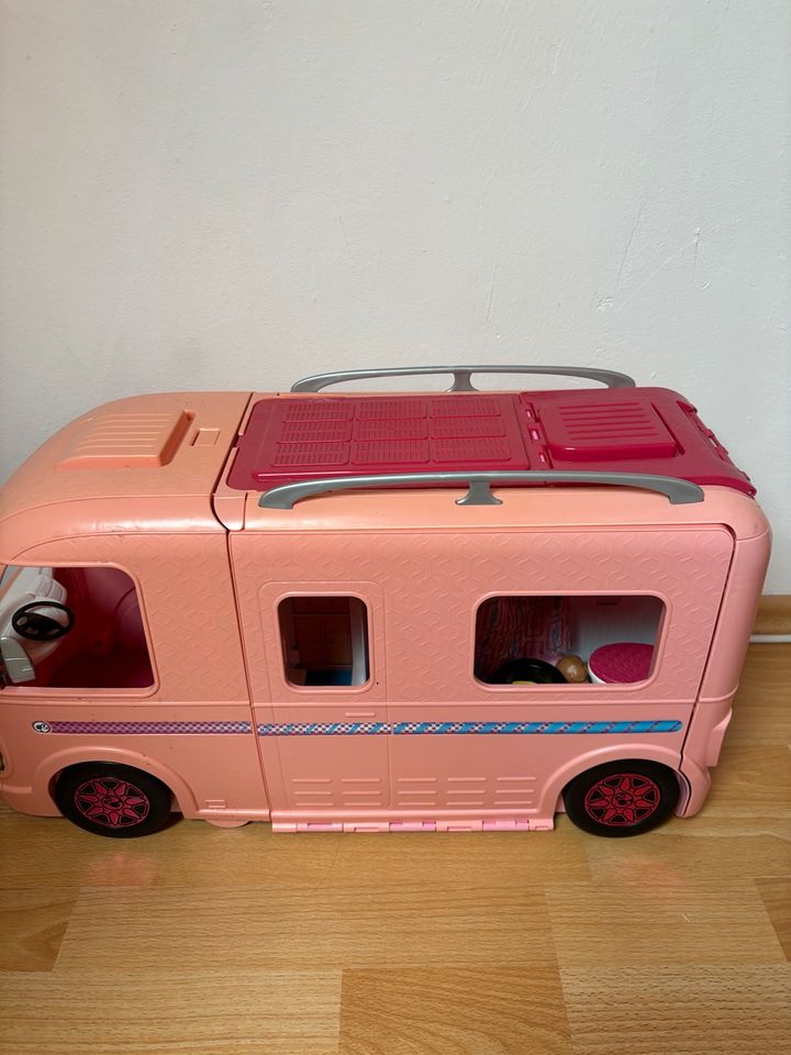 Barbie Bus/Camper in Zirndorf
