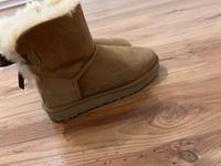UGG‘s mit Schleife Nordrhein-Westfalen - Remscheid Vorschau