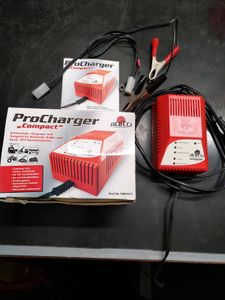Procharger Set: ProCharger 4.000 Batterieladegerät inkl. Ladeampel