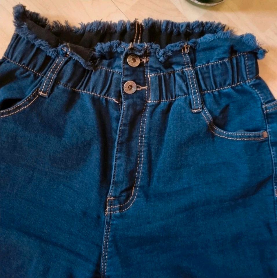 Jeans von Italy Mode gr.38-40 in Eschwege