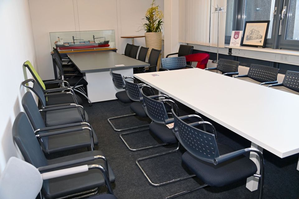 100 Büromöbel / Bürotische / Bürostühle Schränke zum Sonderpreis in Hamburg