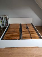 Weißes Bett (Ikea) mit Lattenrosten Niedersachsen - Rinteln Vorschau