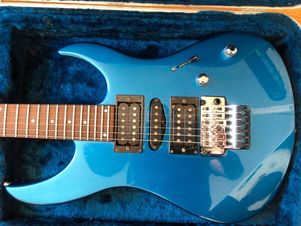 E-Gitarre YAMAHA RGX 321 - Original Floyd Rose Tremolo + Zubehör in Frankfurt am Main