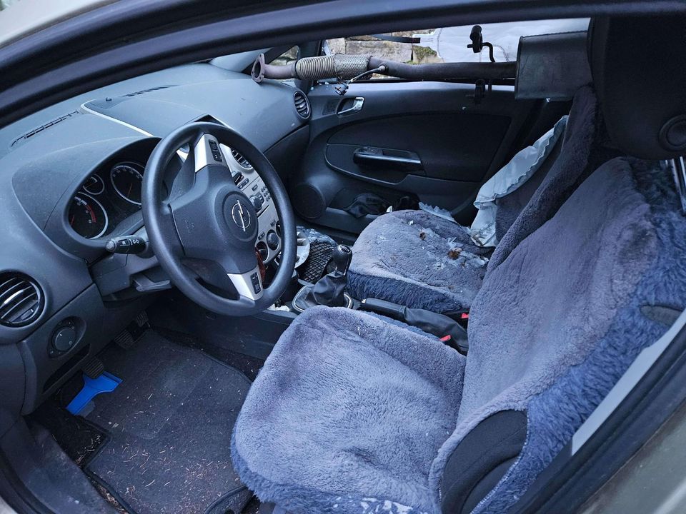 Opel Corsa 1.4 16V  Totalschaden in Rentweinsdorf