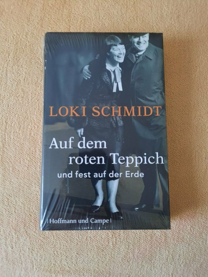 Loki Schmidt - Auf dem roten Teppich und fest auf der Erde in Berlin