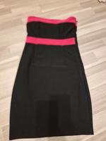 Partykleid in Schwarz mit Pink abgesetzt,Größe M,r Seite mitt Rei Nordrhein-Westfalen - Wesel Vorschau