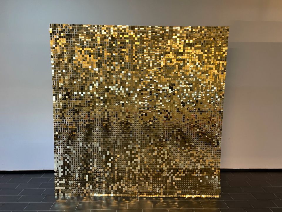 goldene Paillettenwand mieten in Erding