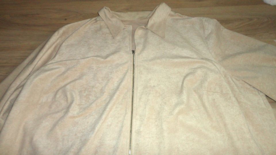 Jacke ,hellbraun mit Reißverschluß Gr.62-64,Übergröße in Bischofswerda