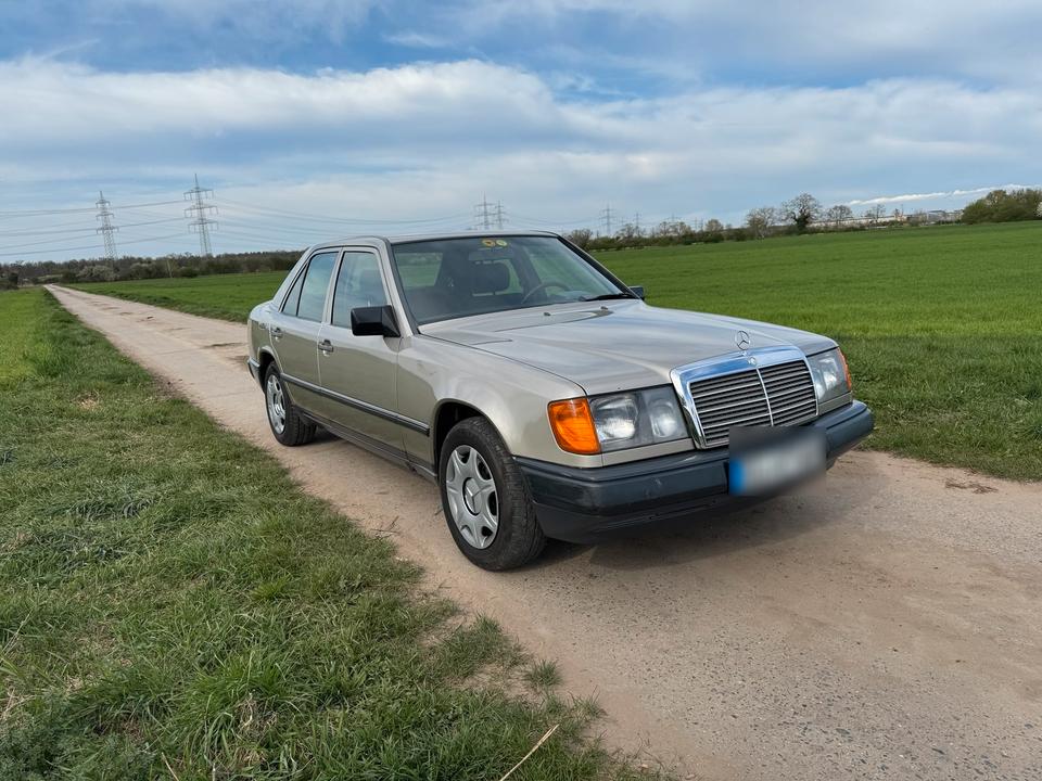 Mercedes Benz W124 300D Mopf Automatik, Schiebedach, 2 Hand in Darmstadt