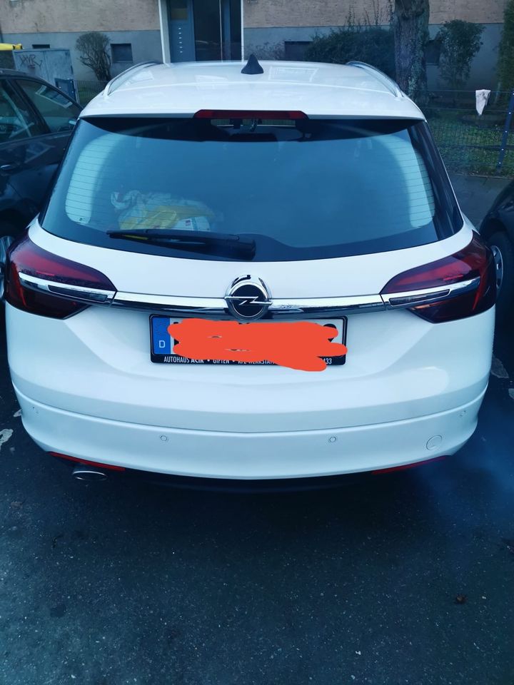 Opel Insignia Sports Tourer SW in Hildesheim