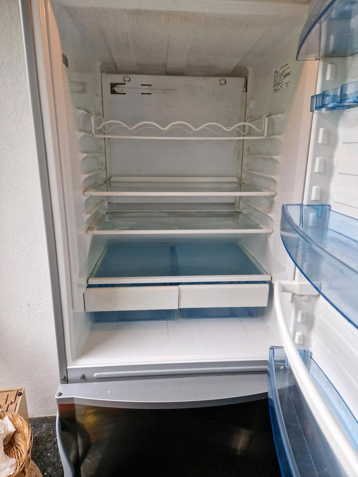 Kühlschrank topzustand alles funktioniert in Hamm