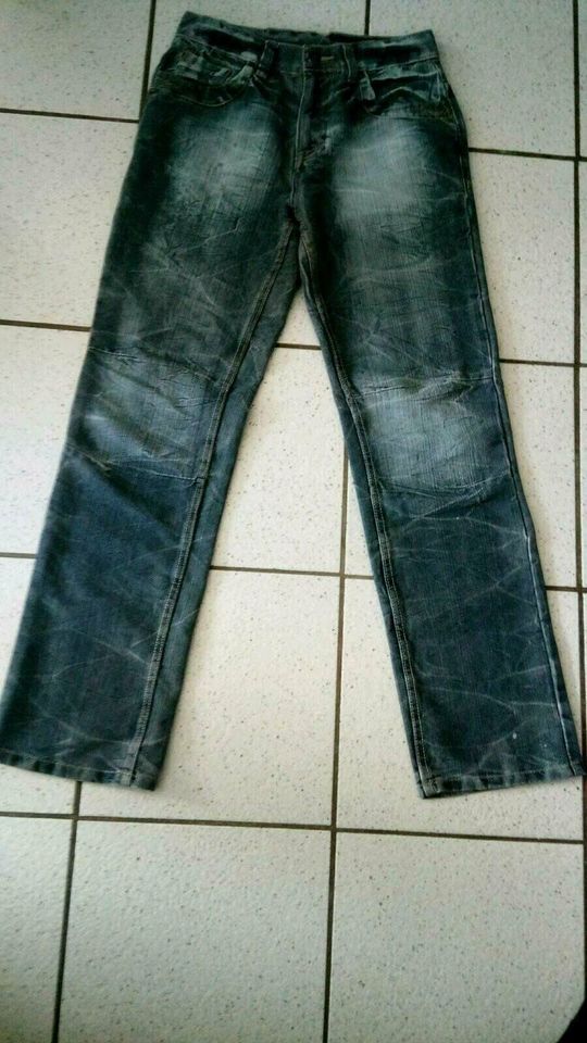 Gut erhaltene Jungen Jeans Hose in Witten