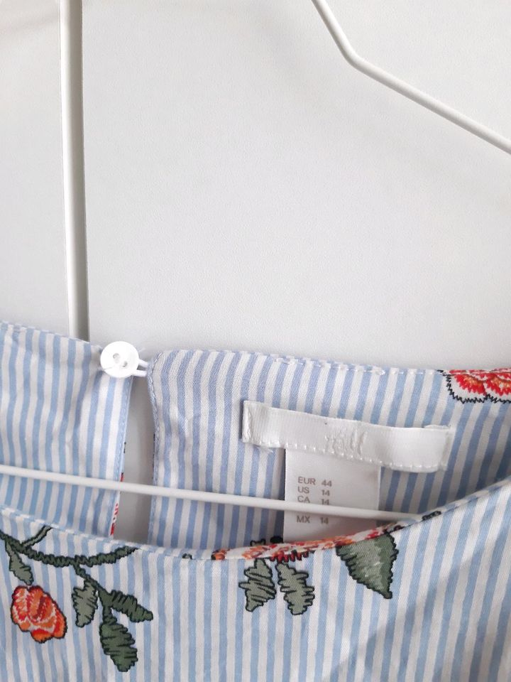 H&M Tunika/Bluse Hellblau Weiß Gestreift 44 in Eutin