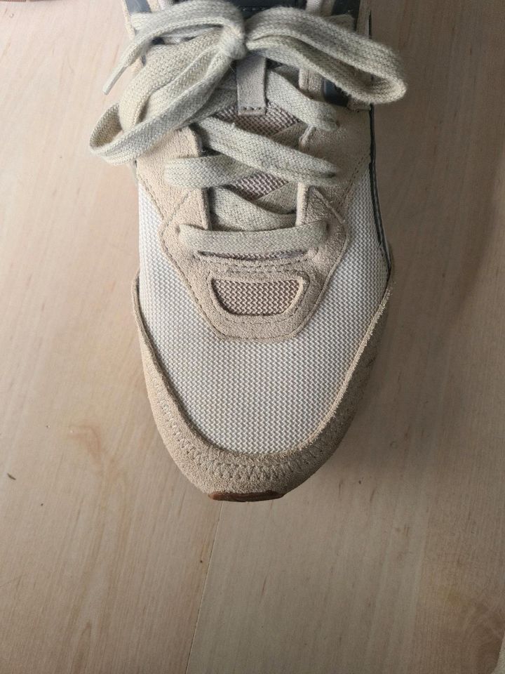 PUMA Gr.41 beige grau Turnschuhe Sneaker in Esslingen