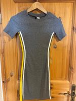 H&M Kleid Kurzarm Gr. 32 Sachsen - Annaberg-Buchholz Vorschau