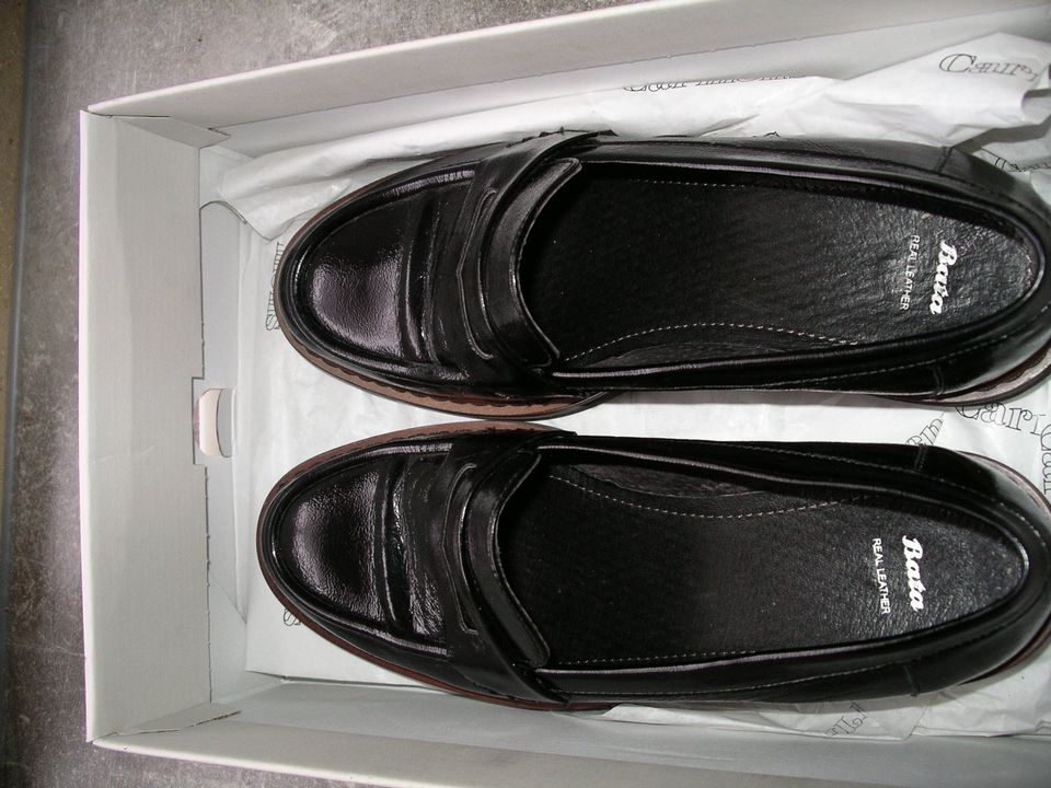 Damen Halbschuhe schwarz von Bata Gr. 39 wellfeet light in Neusäß